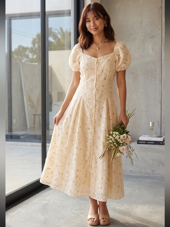 The Unbranded Brand Dresses & Skirts - (3/25$) Sweetheart Neck Puff-Sleeve Cream Midi Dress